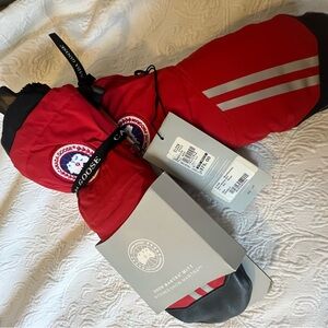 Canada Goose Mittens - Red - Size Medium
